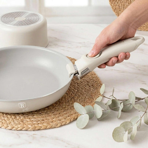 Product image of Click it handle. Part of the Sahara Collection . Features: • Click it handle with soft touch coating • Color: cream. (Studio view). Official Berlinger Haus product, boosted by Promintra sl.