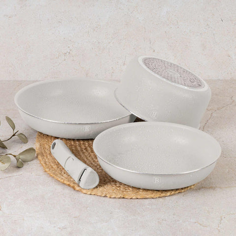 Product image of Click it handle. Part of the Sahara Collection . Features: • Click it handle with soft touch coating • Color: cream. (Studio view). Official Berlinger Haus product, boosted by Promintra sl.