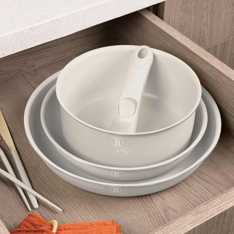 Product image of Click it handle. Part of the Sahara Collection . Features: • Click it handle with soft touch coating • Color: cream. (Studio view). Official Berlinger Haus product, boosted by Promintra sl.
