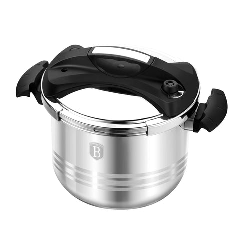 Product image of Turbo pressure cooker 6L. Part of the Eternal Collection . Features: • Material: 304 = 18/10 Stainless steel • Capacity: 6L. (Studio view). Official Berlinger Haus product, boosted by Promintra sl.