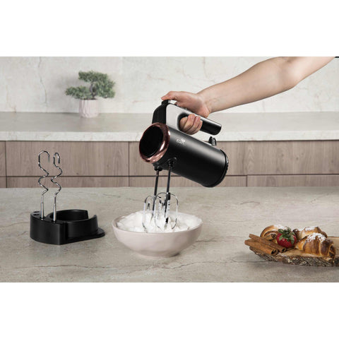 Batidora De Mano Con Soporte, Imagen lifestyle