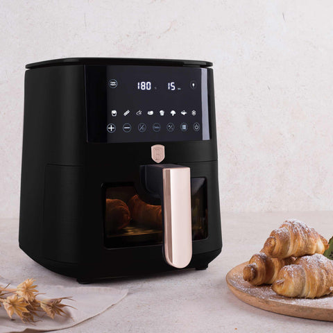 Product image of Air fryer 5L visible window. Part of the Black Rose Collection . Features: • Power: 220-240V ~ 1400W • Temperature control: 40-200℃ • Include: • XL SIZE: food basket with non-stick coating 5L • DIGITAL • Color: black- rose.... (Studio view). Official Berlinger Haus product, boosted by Promintra sl.
