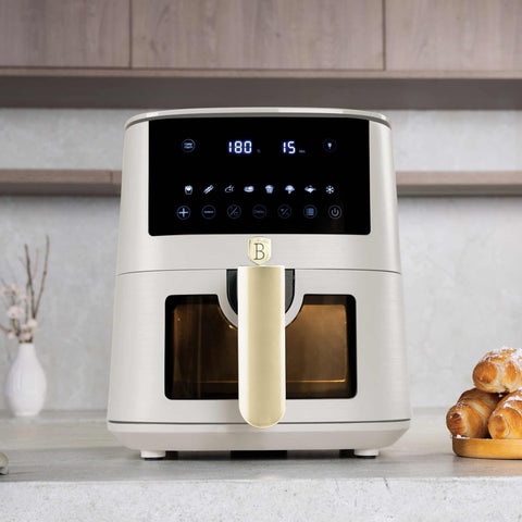 Product image of Air fryer 5L visible window. Part of the Sahara Collection . Features: • Power: 220-240V ~ 1400W • Temperature control: 40-200℃ • Include: • XL SIZE: food basket with non-stick coating 5L • DIGITAL • Color: matt cream. (Studio view). Official Berlinger Haus product, boosted by Promintra sl.