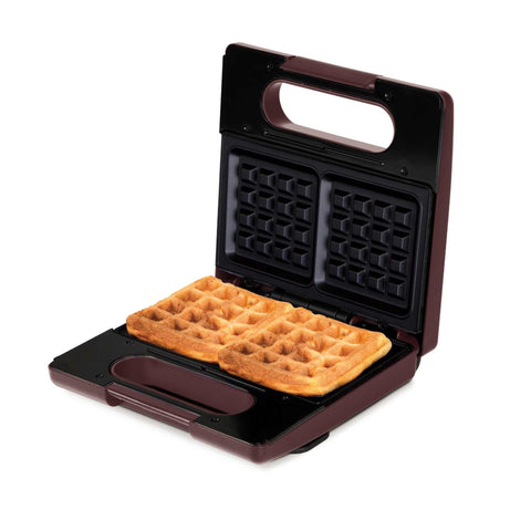 Product image of 3in1 sandwich maker with detachable plates. Part of the Leonardo Collection . Features: • Material: aluminium, bakelite • Power: 780 W • Voltage: 220-240 V, 50/60Hz • Plate size: 22,5*13 cm • NON-STICK coating • Color: matt bordeaux. (Studio view). Official Berlinger Haus product, boosted by Promintra sl.