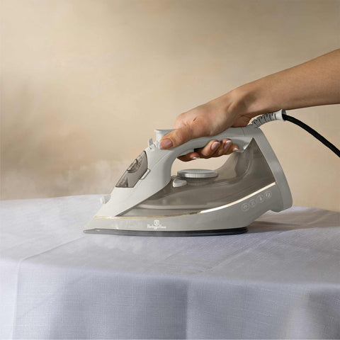 Product image of Iron. Part of the Sahara Collection . Features: • 220-240V, 50/60Hz, 2200 W • Functions: Dry/Steam/Burst/Spray/Self clean • Water tank capacity: 300 ml • Soleplate size: 22.4*12.3 cm • Length of .... (Studio view). Official Berlinger Haus product, boosted by Promintra sl.