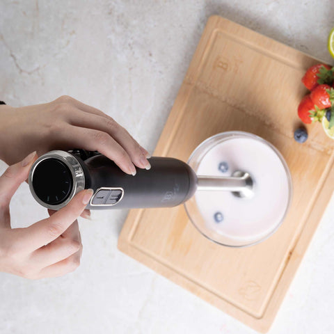 Product image of Hand blender. Part of the Black Vantage Collection/Matte Black Collection/Black Silver Collection/Eternal Collection . Features: • Material: stainless steel, plastic • Voltage: 220-240V 50-60Hz • Power: 800W • Color: matt black. (Studio view). Official Berlinger Haus product, boosted by Promintra sl.
