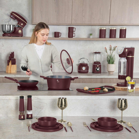 Product image of 2in1 electric pepper and salt mill. Part of the Leonardo Collection . Features: • Material: stainless steel with CERAMIC grinder • Batteries: 6 pcs AA (not inc.) • Color: matt bordeaux. (Conceptual view). Official Berlinger Haus product, boosted by Promintra sl.