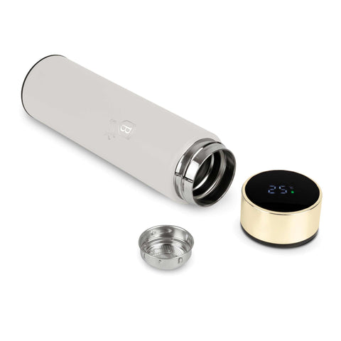 Product image of Drinking bottle with LED temperature display 0,5L. Part of the Sahara Collection . Features: • Material: inner body 18/10 stainless steel with matt powder coating • Capacity: 0,5 L • 18/10 stainless steel purifying filter • Color: matt crea.... (Studio view). Official Berlinger Haus product, boosted by Promintra sl.