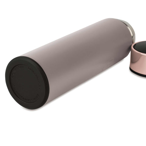 Product image of Drinking bottle with LED temperature display 0,5L. Part of the Taupe Collection . Features: • Material: inner body 18/10 stainless steel with matt powder coating • Capacity: 0,5 L • 18/10 stainless steel purifying filter • Color: matt taup.... (Studio view). Official Berlinger Haus product, boosted by Promintra sl.