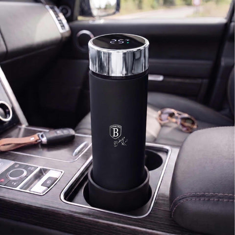 Product image of Drinking bottle with LED temperature display 0,5L. Part of the Matte Black Collection . Features: • Material: inner body 18/10 stainless steel with matt powder coating • Capacity: 0,5 L • 18/10 stainless steel purifying filter • Color: black- si.... (Studio view). Official Berlinger Haus product, boosted by Promintra sl.
