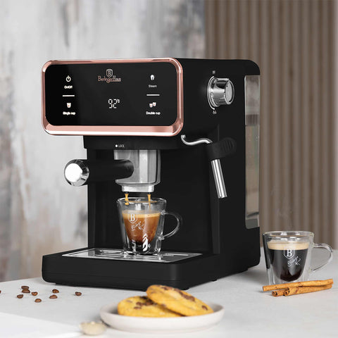 Product image of Digital espresso coffee maker 3in1. Part of the Black Rose Collection . Features: • Material: stainless steel • Power: 950 W • Voltage: 220-240V 50/60 Hz • 1L water tank • 1 and 2 cup filter • 2 in 1 plastic spoon with tamper • S.... (Studio view). Official Berlinger Haus product, boosted by Promintra sl.