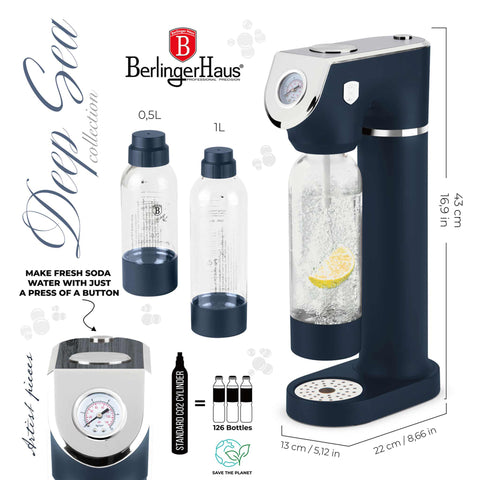 Product image of Soda maker with 2bottles and barometer universal CO2cylinders size. Part of the Deep Sea Collection . Features: • Material: stainless steel, pp • Size: 43,5*22*12 cm • 2 pcs pp bottle with cup: 1,0L and 0,5L • Universal, standard CO2 cylinders size (not inclu.... (Studio view). Official Berlinger Haus product, boosted by Promintra sl.