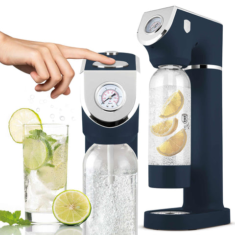 Product image of Soda maker with 2bottles and barometer universal CO2cylinders size. Part of the Deep Sea Collection . Features: • Material: stainless steel, pp • Size: 43,5*22*12 cm • 2 pcs pp bottle with cup: 1,0L and 0,5L • Universal, standard CO2 cylinders size (not inclu.... (Studio view). Official Berlinger Haus product, boosted by Promintra sl.