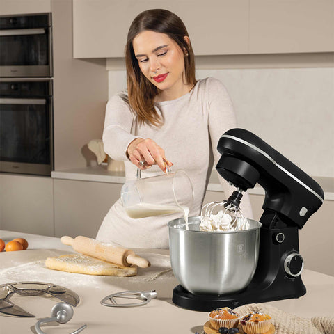Product image of Kitchen machine. Part of the Black Vantage Collection/Matte Black Collection/Black Silver Collection . Features: • Material: stainless steel, plastic • 1500 W, 220-240V, 50/60 Hz • Include: • 18/10 stainless steel bowl 5L • Non-stick dough hook • Non-stick bea.... (Studio view). Official Berlinger Haus product, boosted by Promintra sl.