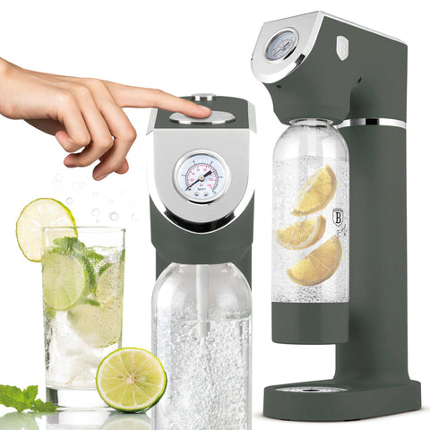 Product image of Soda maker with 2bottles and barometer universal CO2cylinders size. Part of the Matte Green Collection . Features: • Material: stainless steel, pp • Size: 43,5*22*12 cm • 2 pcs pp bottle with cup: 1,0L and 0,5L • Universal, standard CO2 cylinders size (not inclu.... (Studio view). Official Berlinger Haus product, boosted by Promintra sl.