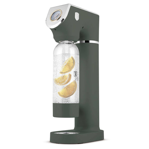 Product image of Soda maker with 2bottles and barometer universal CO2cylinders size. Part of the Matte Green Collection . Features: • Material: stainless steel, pp • Size: 43,5*22*12 cm • 2 pcs pp bottle with cup: 1,0L and 0,5L • Universal, standard CO2 cylinders size (not inclu.... (Studio view). Official Berlinger Haus product, boosted by Promintra sl.