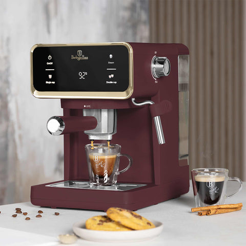 Product image of Digital espresso coffee maker 3in1. Part of the Leonardo Collection . Features: • Material: stainless steel • Power: 950 W • Voltage: 220-240V 50/60 Hz • 1L water tank • 1 and 2 cup filter • 2 in 1 plastic spoon with tamper • S.... (Studio view). Official Berlinger Haus product, boosted by Promintra sl.