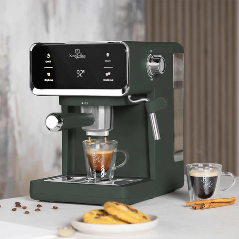 Product image of Digital espresso coffee maker 3in1. Part of the Matte Green Collection . Features: • Material: stainless steel • Power: 950 W • Voltage: 220-240V 50/60 Hz • 1L water tank • 1 and 2 cup filter • 2 in 1 plastic spoon with tamper • S.... (Studio view). Official Berlinger Haus product, boosted by Promintra sl.