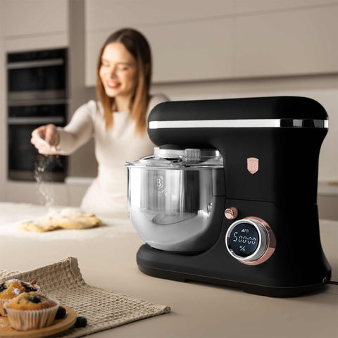 Product image of Kitchen machine. Part of the Black Rose Collection . Features: • Material: stainless steel, plastic • 1500 W, 220-240V, 50/60 Hz • Include: • 18/10 stainless steel bowl 6L • Non-stick dough hook • Non-stick bea.... (Studio view). Official Berlinger Haus product, boosted by Promintra sl.