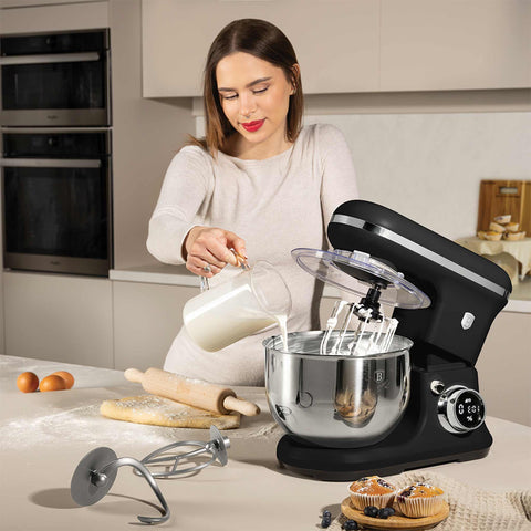Product image of Kitchen machine. Part of the Black Vantage Collection/Matte Black Collection/Black Silver Collection . Features: • Material: stainless steel, plastic • 1500 W, 220-240V, 50/60 Hz • Include: • 18/10 stainless steel bowl 6L • Non-stick dough hook • Non-stick bea.... (Studio view). Official Berlinger Haus product, boosted by Promintra sl.