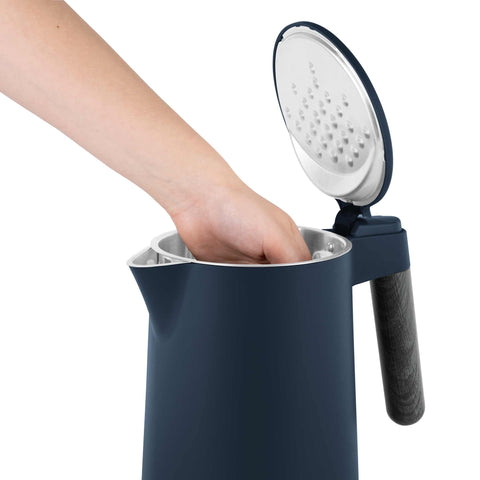 Product image of Double wall kettle. Part of the Deep Sea Collection . Features: • Material: 18/10 stainless steel inside, plastic outside • Capacity: 1,7L • Voltage: 220-240V, 50/60Hz • Power: 2200 W • Size: 23*16*25 cm • Lengt.... (Studio view). Official Berlinger Haus product, boosted by Promintra sl.