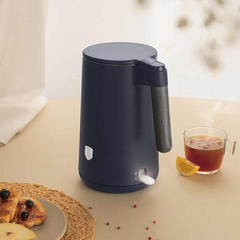 Product image of Double wall kettle. Part of the Deep Sea Collection . Features: • Material: 18/10 stainless steel inside, plastic outside • Capacity: 1,7L • Voltage: 220-240V, 50/60Hz • Power: 2200 W • Size: 23*16*25 cm • Lengt.... (Studio view). Official Berlinger Haus product, boosted by Promintra sl.