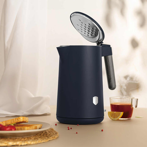 Product image of Double wall kettle. Part of the Deep Sea Collection . Features: • Material: 18/10 stainless steel inside, plastic outside • Capacity: 1,7L • Voltage: 220-240V, 50/60Hz • Power: 2200 W • Size: 23*16*25 cm • Lengt.... (Studio view). Official Berlinger Haus product, boosted by Promintra sl.