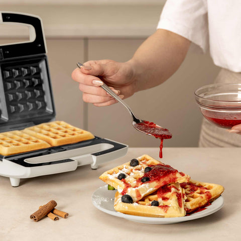 Product image of 3in1 sandwich maker with detachable plates and glass panel. Part of the Sahara Collection . Features: • Material: aluminium, glass, plastic • Power: 800 W • Voltage: 220-240 V, 50/60Hz • Plate size: 21,6*12 cm • NON-STICK coating • Length of power c.... (Studio view). Official Berlinger Haus product, boosted by Promintra sl.