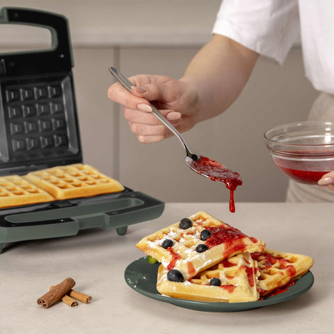 Product image of 3in1 sandwich maker with detachable plates and glass panel. Part of the Matte Green Collection . Features: • Material: aluminium, glass, plastic • Power: 800 W • Voltage: 220-240 V, 50/60Hz • Plate size: 21,6*12 cm • NON-STICK coating • Length of power c.... (Studio view). Official Berlinger Haus product, boosted by Promintra sl.