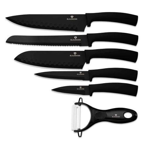 Product image of 6pcs knife set. Part of the Blaumann/Black Silver Collection . Features: • Material: stainless steel with non-stick coating • Chef knife 20 cm • Bread knife 20 cm • Santoku knife 17,5 cm • Utility knife 12,5 cm • Paring .... (Studio view). Official Berlinger Haus product, boosted by Promintra sl.