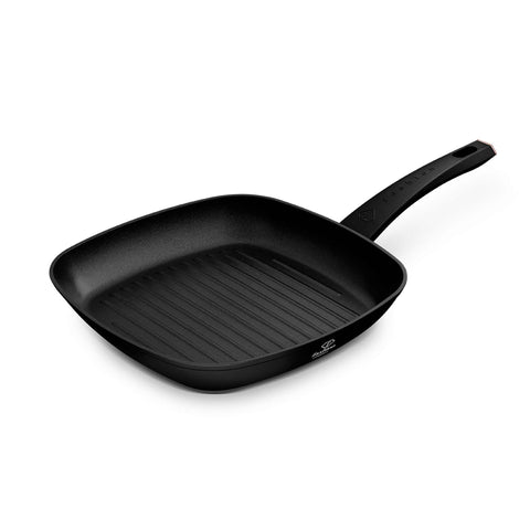 Product image of Grill pan 28cm. Part of the MATTE BLACK- ROSE GOLD . Features: • Material: forged aluminum with non-stick titanPro coating • Grill pan Ø28*4,1 cm 2,1L • Color: matt black- rose gold. (Studio view). Official Berlinger Haus product, boosted by Promintra sl.