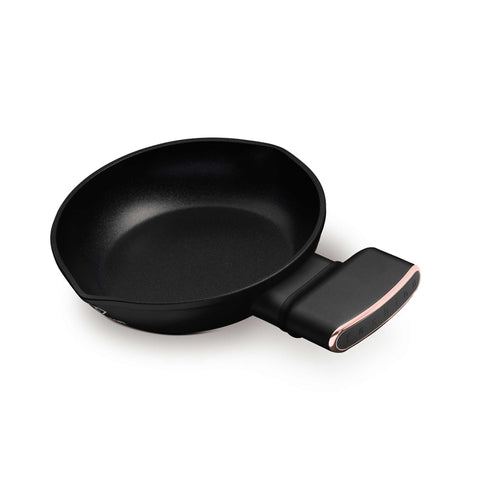 Product image of Mini pan 16cm. Part of the MATTE BLACK- ROSE GOLD . Features: • Material: forged aluminum with non-stick titanPro coating • Mini pan Ø16 cm • Color: matt black- rose gold. (Studio view). Official Berlinger Haus product, boosted by Promintra sl.