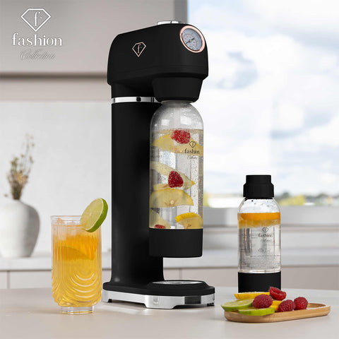 Product image of Soda maker with 2bottles and barometer universal CO2cylinders size. Part of the MATTE BLACK- ROSE GOLD . Features: • Material: stainless steel, pp • Size: 43,5*22*12 cm • 2 pcs pp bottle with cup: 1,0L and 0,5L • Universal, standard CO2 cylinders size (not inclu.... (Studio view). Official Berlinger Haus product, boosted by Promintra sl.