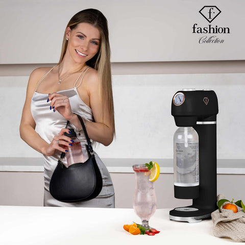 Product image of Soda maker with 2bottles and barometer universal CO2cylinders size. Part of the MATTE BLACK- ROSE GOLD . Features: • Material: stainless steel, pp • Size: 43,5*22*12 cm • 2 pcs pp bottle with cup: 1,0L and 0,5L • Universal, standard CO2 cylinders size (not inclu.... (Studio view). Official Berlinger Haus product, boosted by Promintra sl.