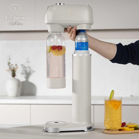 Product image of Soda maker with 2bottles and barometer universal CO2cylinders size. Part of the MATTE CREAM- GOLD . Features: • Material: stainless steel, pp • Size: 43,5*22*12 cm • 2 pcs pp bottle with cup: 1,0L and 0,5L • Universal, standard CO2 cylinders size (not inclu.... (Conceptual view). Official Berlinger Haus product, boosted by Promintra sl.