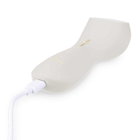 Product image of Hot and cool skin revitalizer. Part of the MATTE CREAM- GOLD . Features: • Size: 169*51*49 mm • Accessories: • Type C charging cable • Wiping cloth • Travel bag • Color: cream- gold. (Studio view). Official Berlinger Haus product, boosted by Promintra sl.