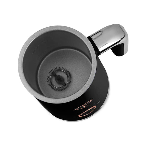 Product image of Milk frother. Part of the MATTE BLACK- ROSE GOLD . Features: • Material: stainless steel, plastic • Capacity for heating: 300 ml • Capacity for foaming: 160 ml • Voltage: 220-240V, 50/60Hz • Power: 400W • 2 p.... (Studio view). Official Berlinger Haus product, boosted by Promintra sl.