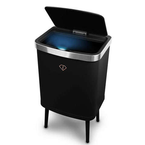 Product image of Sensor bin 30L. Part of the MATTE BLACK- ROSE GOLD . Features: • Material: steel • Size: 40*30*67,5 cm, 30L • Power: 4 pcs AA battery (not included) • Color: black- rose gold. (Studio view). Official Berlinger Haus product, boosted by Promintra sl.