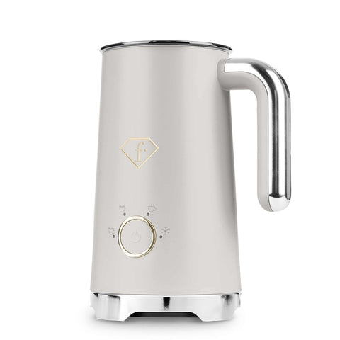 Product image of Milk frother. Part of the MATTE CREAM- GOLD . Features: • Material: stainless steel, plastic • Capacity for heating: 300 ml • Capacity for foaming: 160 ml • Voltage: 220-240V,50/ 60Hz • Power: 400W • 2 p.... (Studio view). Official Berlinger Haus product, boosted by Promintra sl.