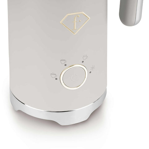 Product image of Milk frother. Part of the MATTE CREAM- GOLD . Features: • Material: stainless steel, plastic • Capacity for heating: 300 ml • Capacity for foaming: 160 ml • Voltage: 220-240V,50/ 60Hz • Power: 400W • 2 p.... (Studio view). Official Berlinger Haus product, boosted by Promintra sl.