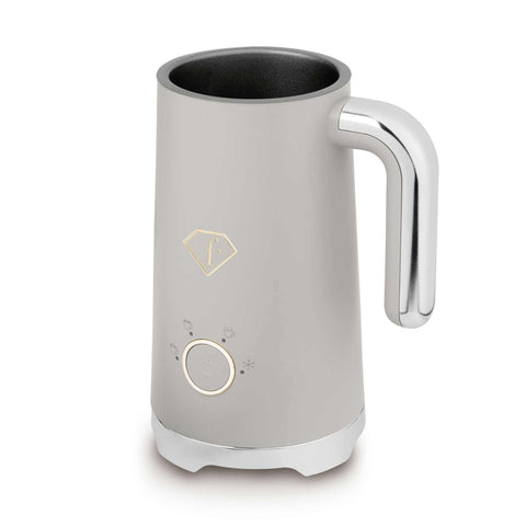 Product image of Milk frother. Part of the MATTE CREAM- GOLD . Features: • Material: stainless steel, plastic • Capacity for heating: 300 ml • Capacity for foaming: 160 ml • Voltage: 220-240V,50/ 60Hz • Power: 400W • 2 p.... (Studio view). Official Berlinger Haus product, boosted by Promintra sl.