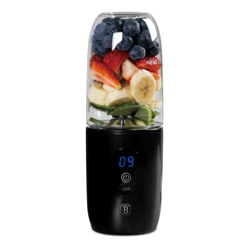 Product image of Blender with USB. Part of the Black Vantage Collection/Matte Black Collection/Black Silver Collection . Features: • Material: stainless steel, plastic • Power: 120-130 W 7,4 V • Batteries: 1500mAh*2 pcs • Charging with USB cable • Color: black. (Studio view). Official Berlinger Haus product, boosted by Promintra sl.