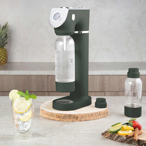 Product image of Soda maker with 2bottles and barometer universal CO2cylinders size. Part of the Matte Green Collection . Features: • Material: stainless steel, pp • Size: 43,5*22*12 cm • 2 pcs pp bottle with cup: 1,0L and 0,5L • Universal, standard CO2 cylinders size (not inclu.... (Studio view). Official Berlinger Haus product, boosted by Promintra sl.